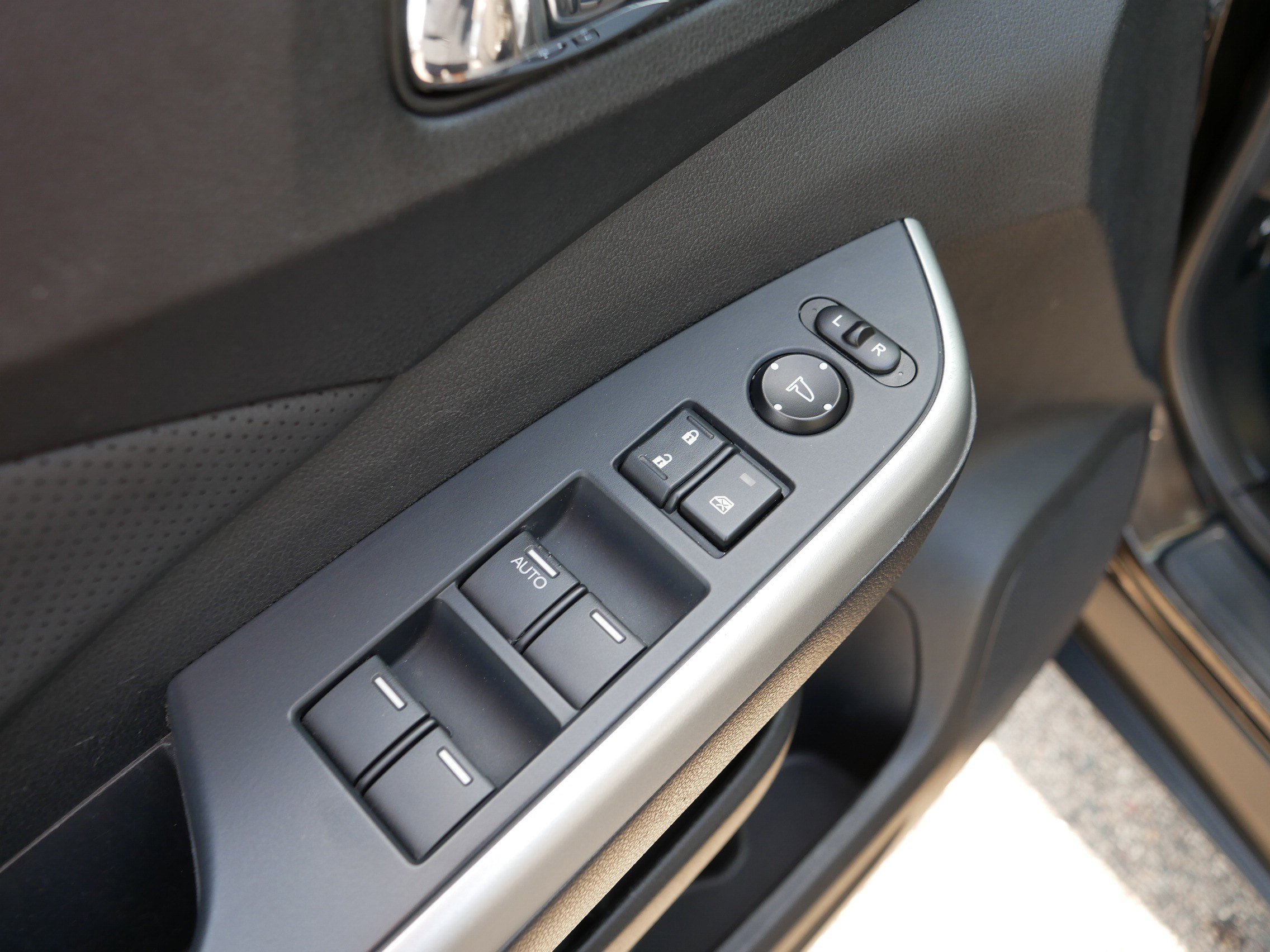2016 Honda CR-V EX-L photo 18