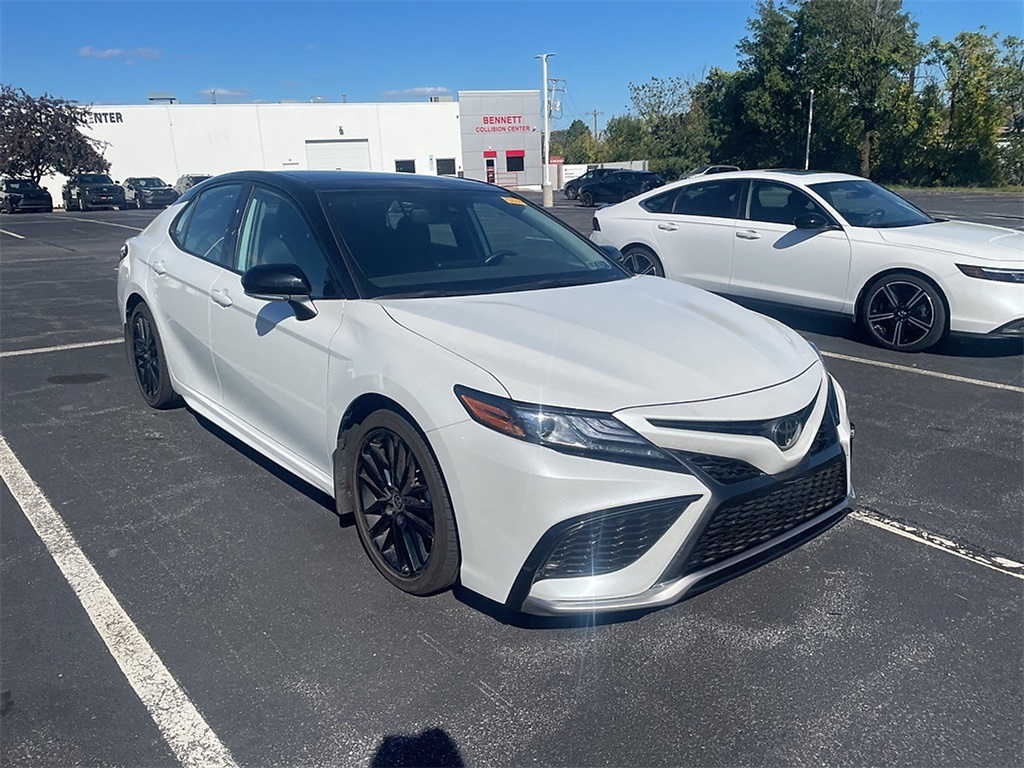 2023 Toyota Camry XSE photo 3