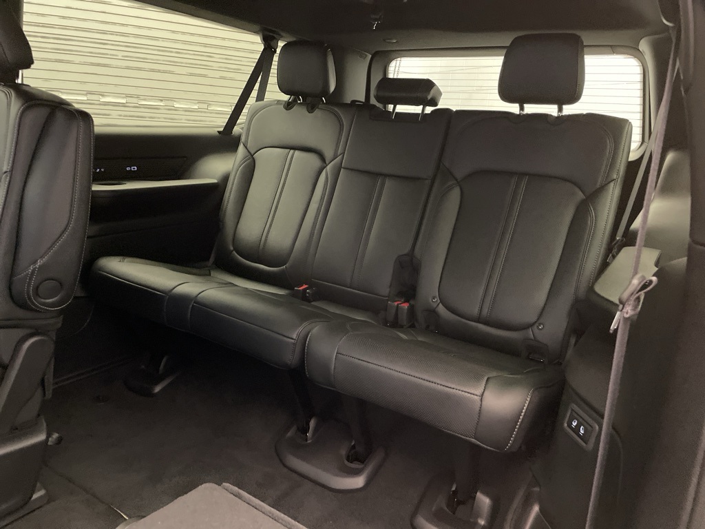 2025 Jeep Wagoneer L Series II photo 13