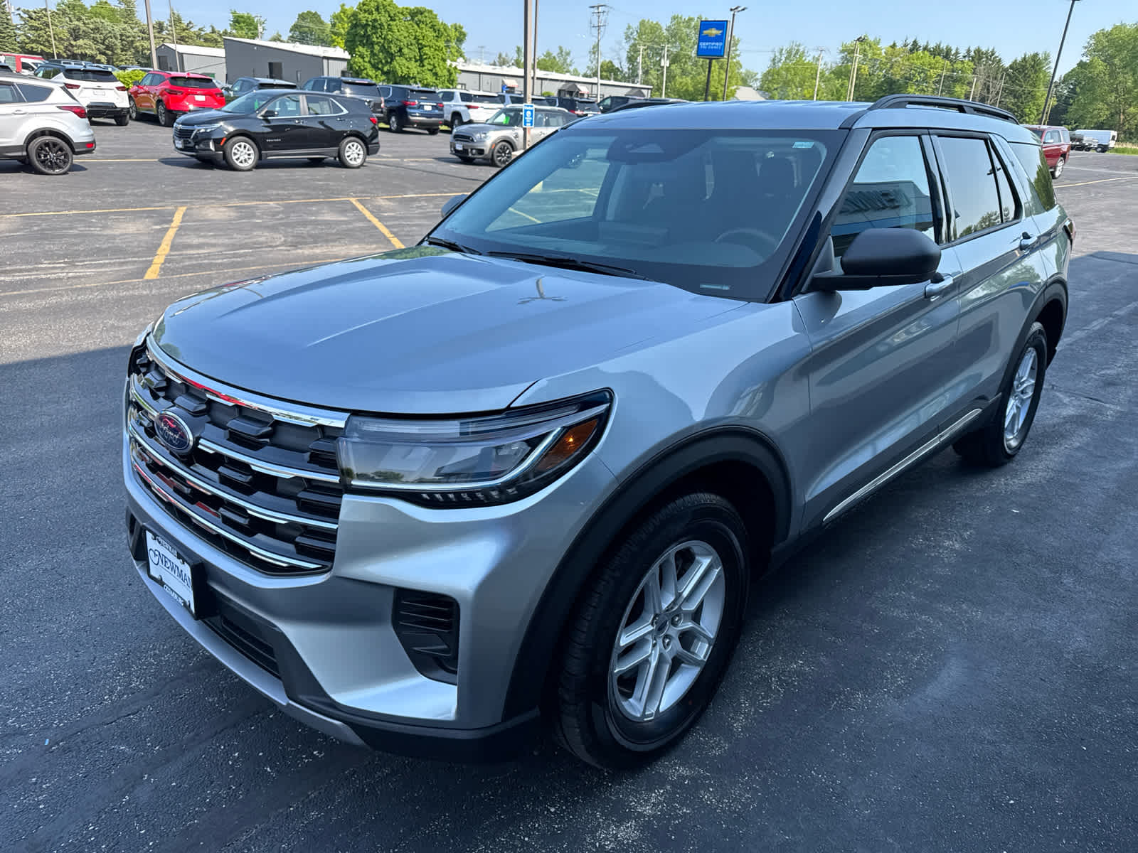 2025 Ford Explorer photo 7
