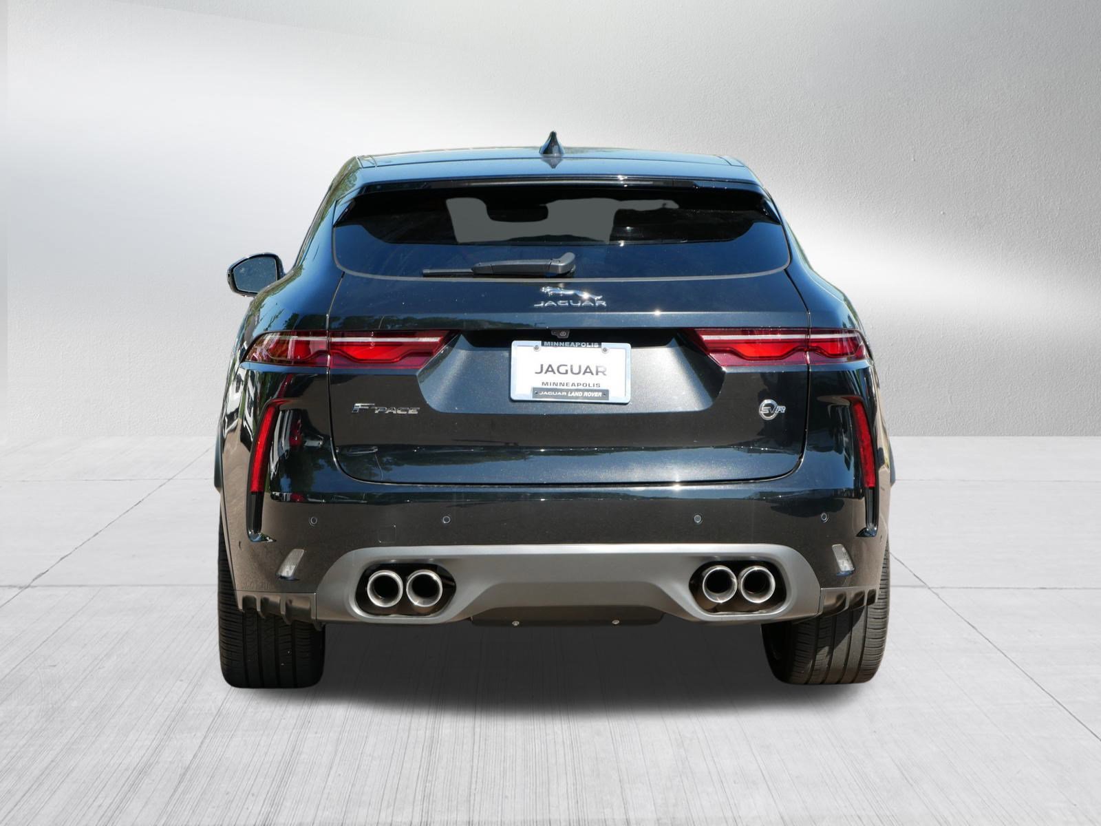 2023 Jaguar F-PACE SVR photo 6