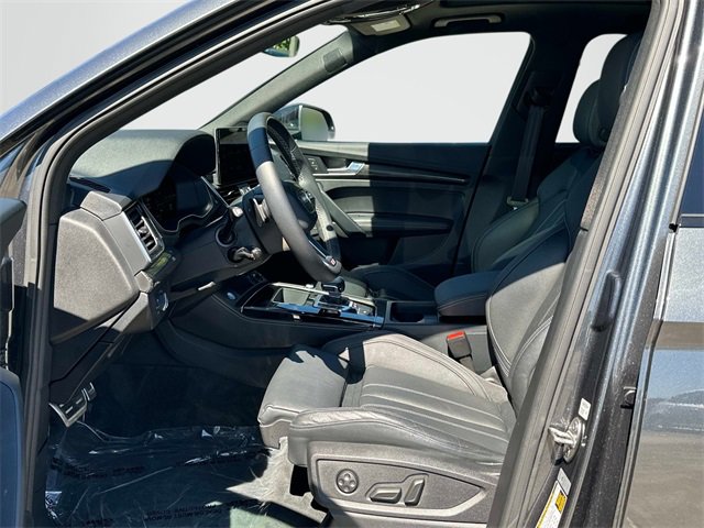 2023 Audi SQ5 Premium Plus photo 2