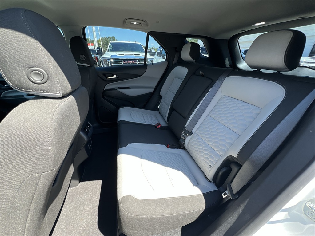 2021 Chevrolet Equinox LS photo 30