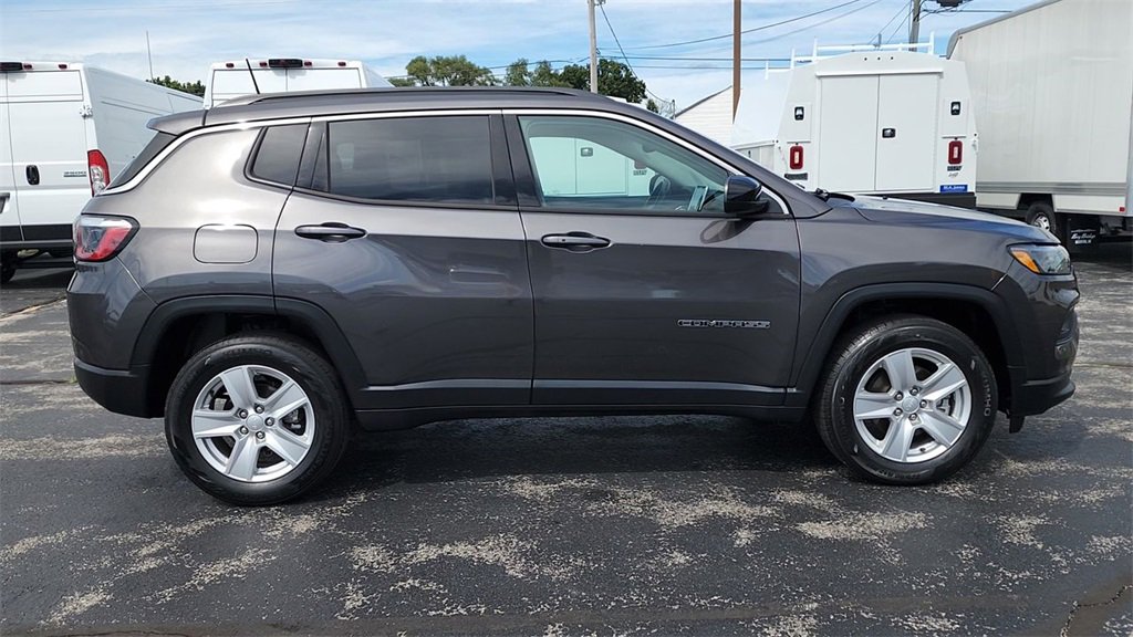 2022 Jeep Compass Latitude photo 8