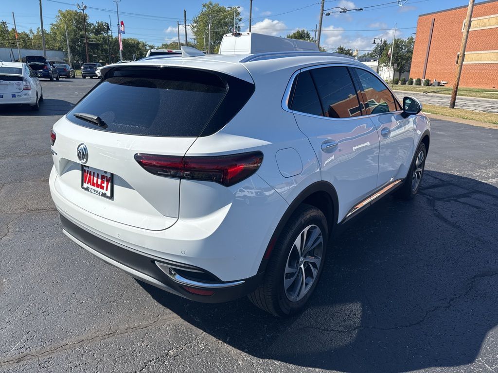 2022 Buick Envision Essence photo 3