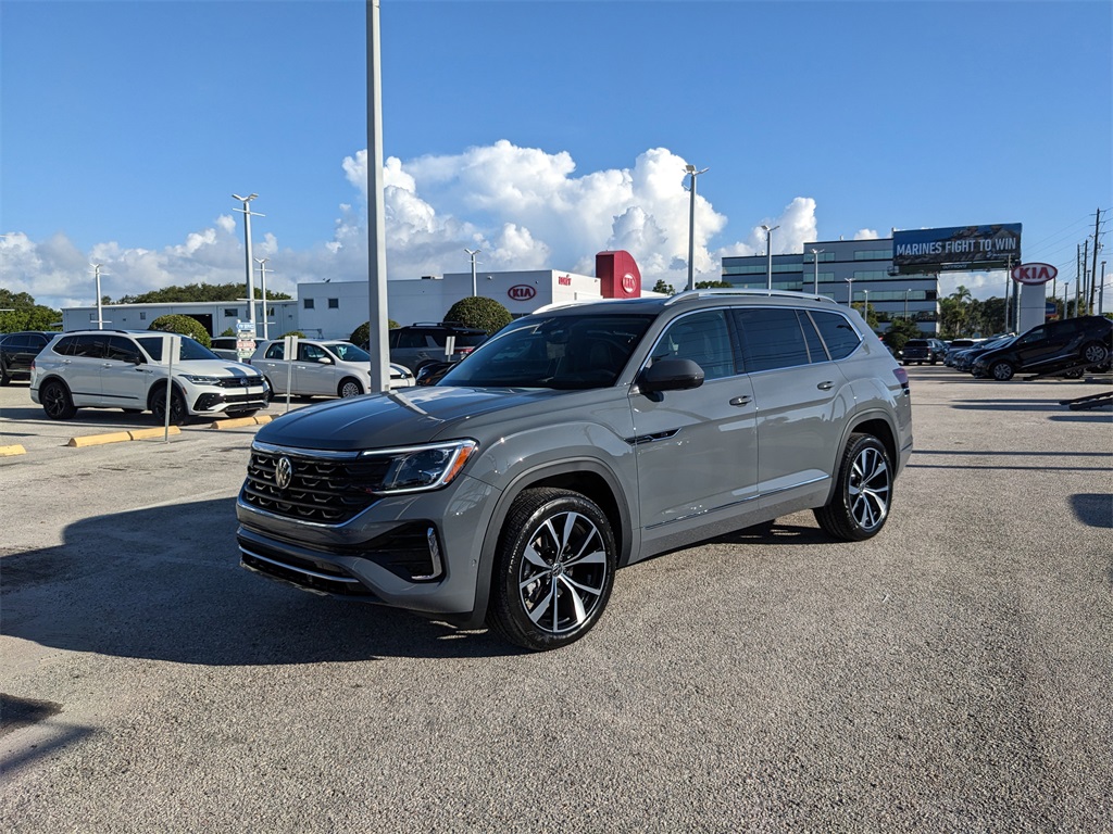 2026 Volkswagen Atlas SEL Premium R-Line photo 2