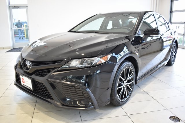 2024 Toyota Camry SE photo 4