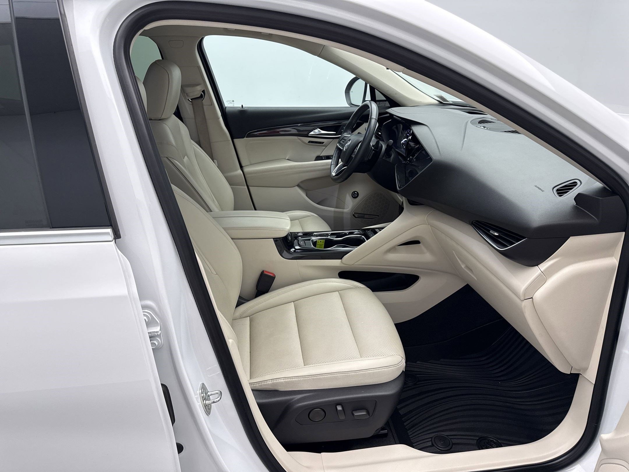 2022 Buick Envision Essence photo 24