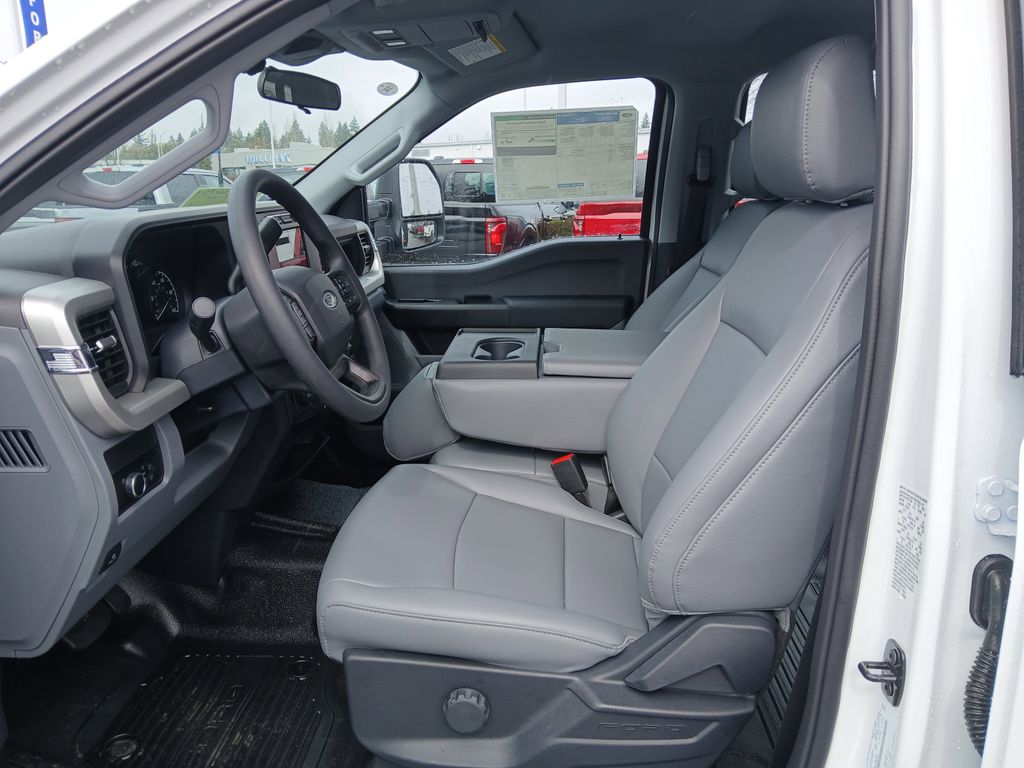 2024 Ford F-350 photo 4