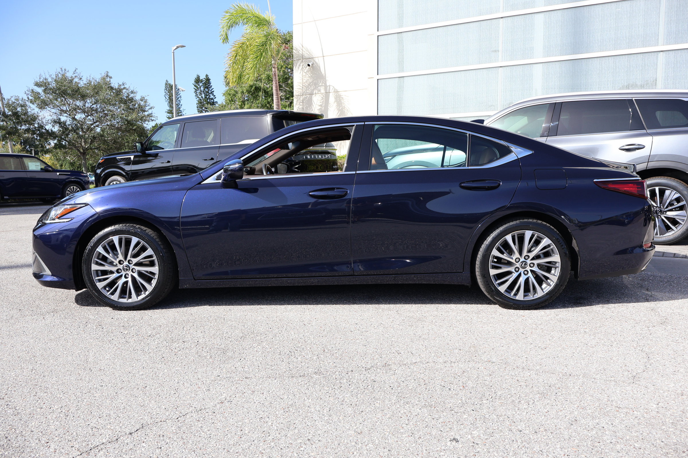 2021 Lexus ES 350 photo 4