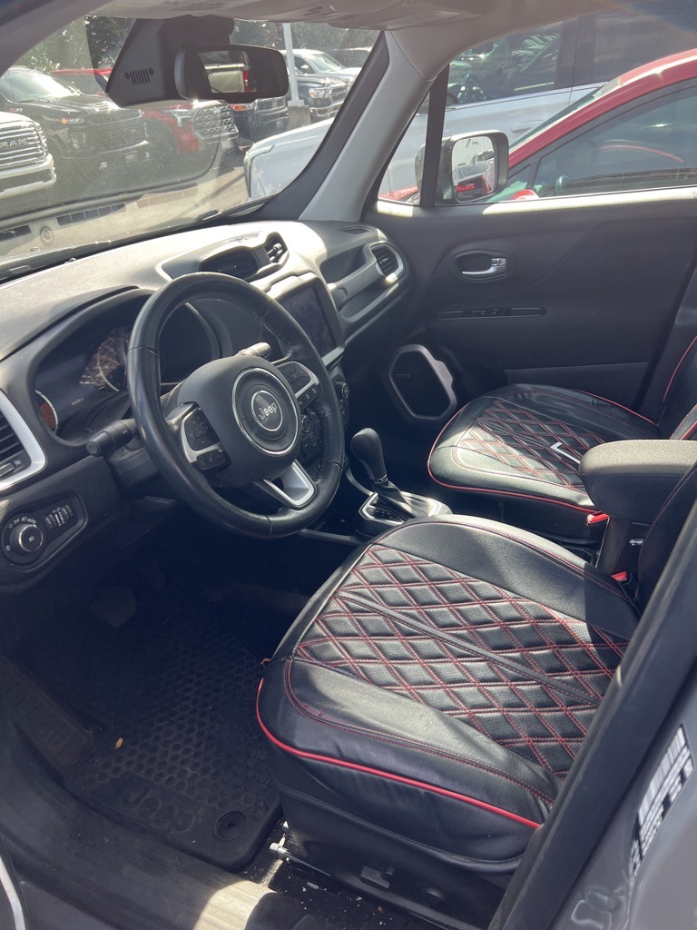2021 Jeep Renegade Latitude photo 3