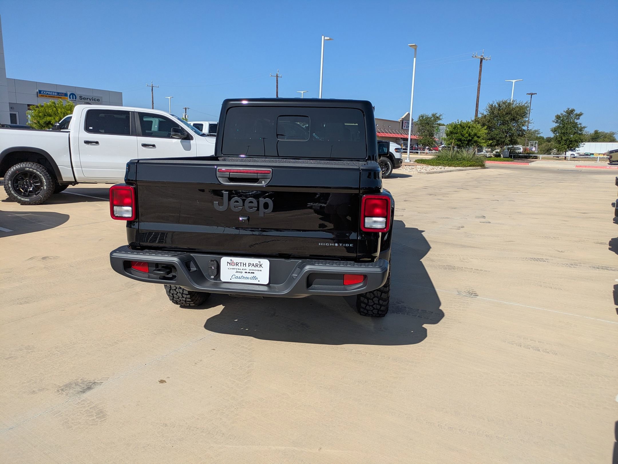 2025 Jeep Gladiator Sport photo 3