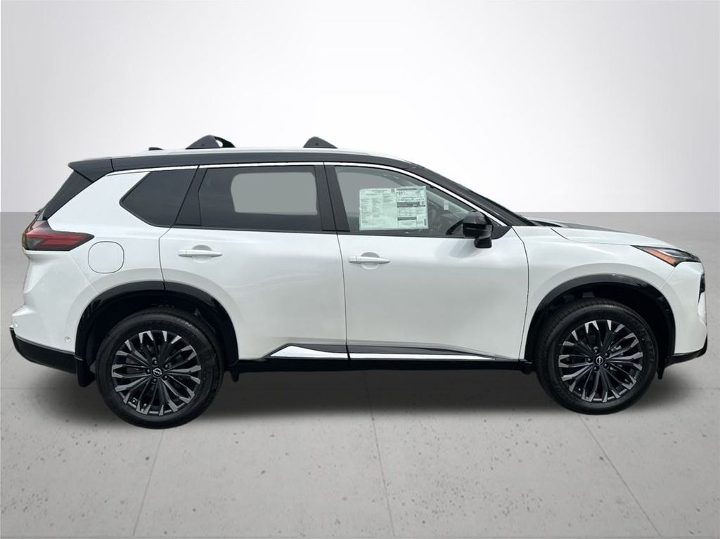 2026 Nissan Rogue Platinum photo 5