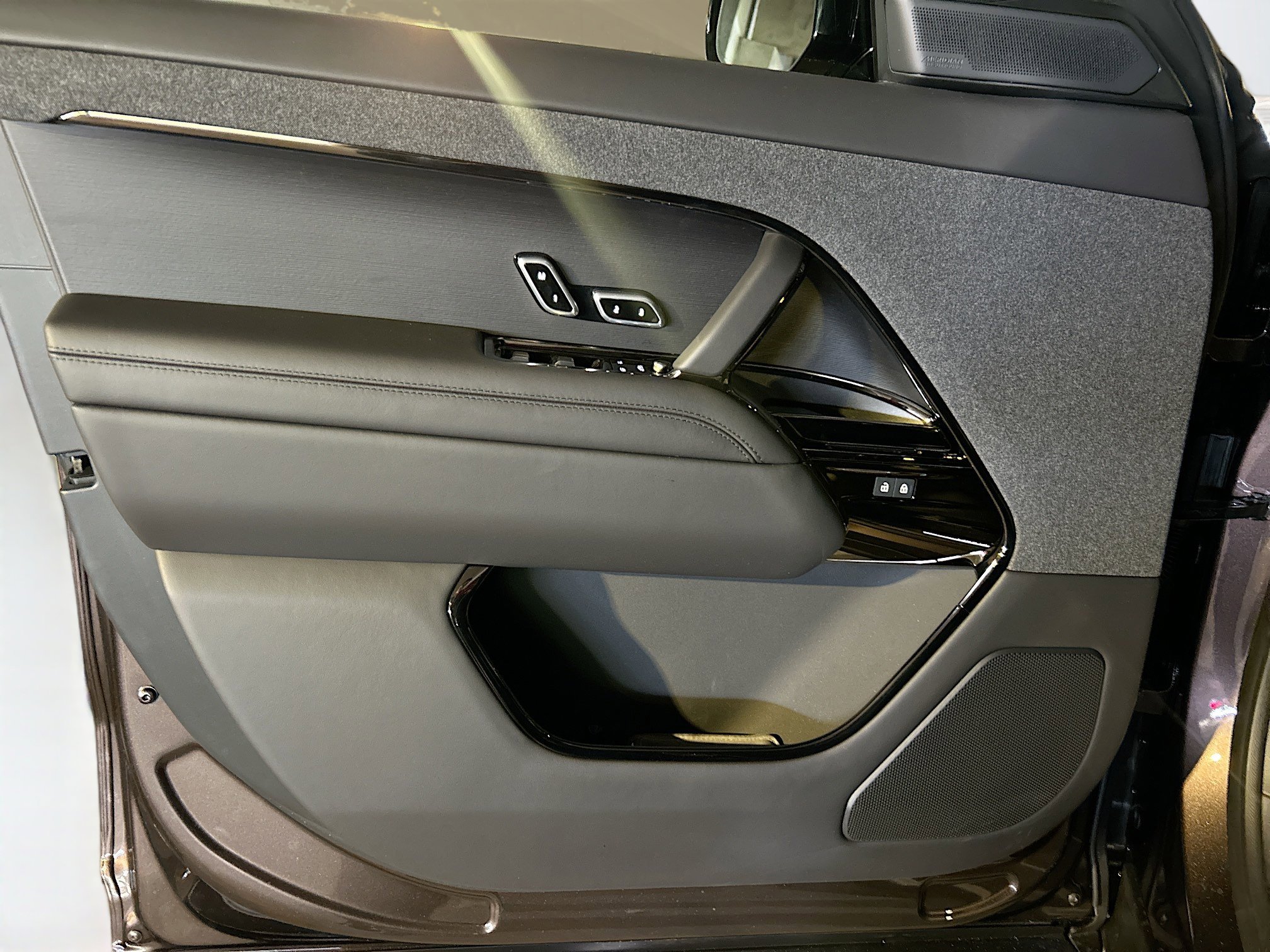 2025 Land Rover Range Rover Sport Autobiography photo 12
