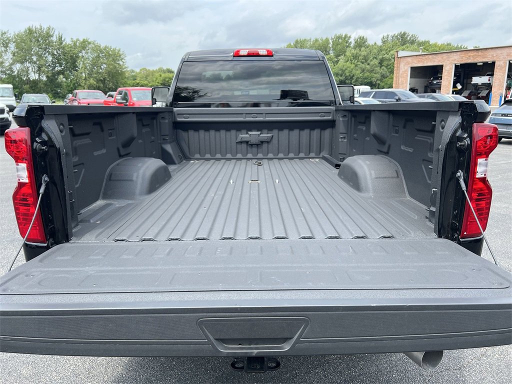 2025 Chevrolet Silverado 3500HD LT photo 21