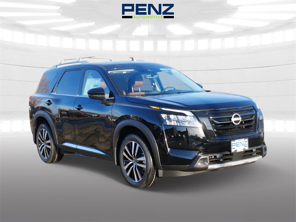 2025 Nissan Pathfinder Platinum's photo