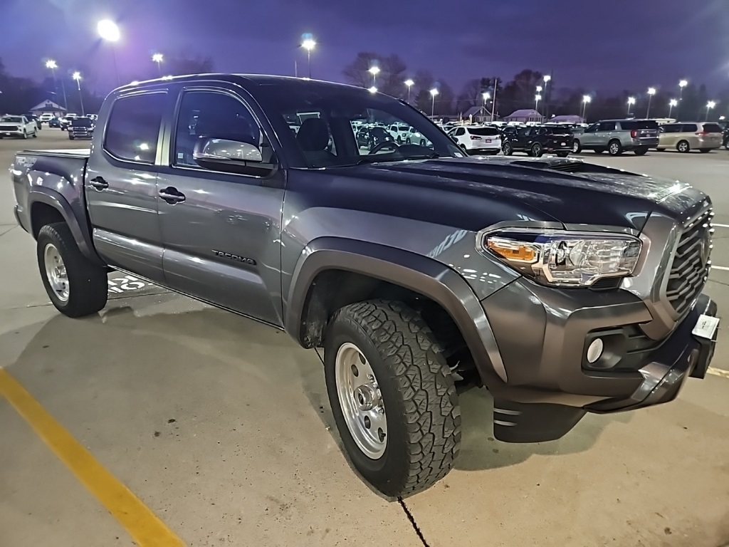 2023 Toyota Tacoma TRD Sport V6 photo 2
