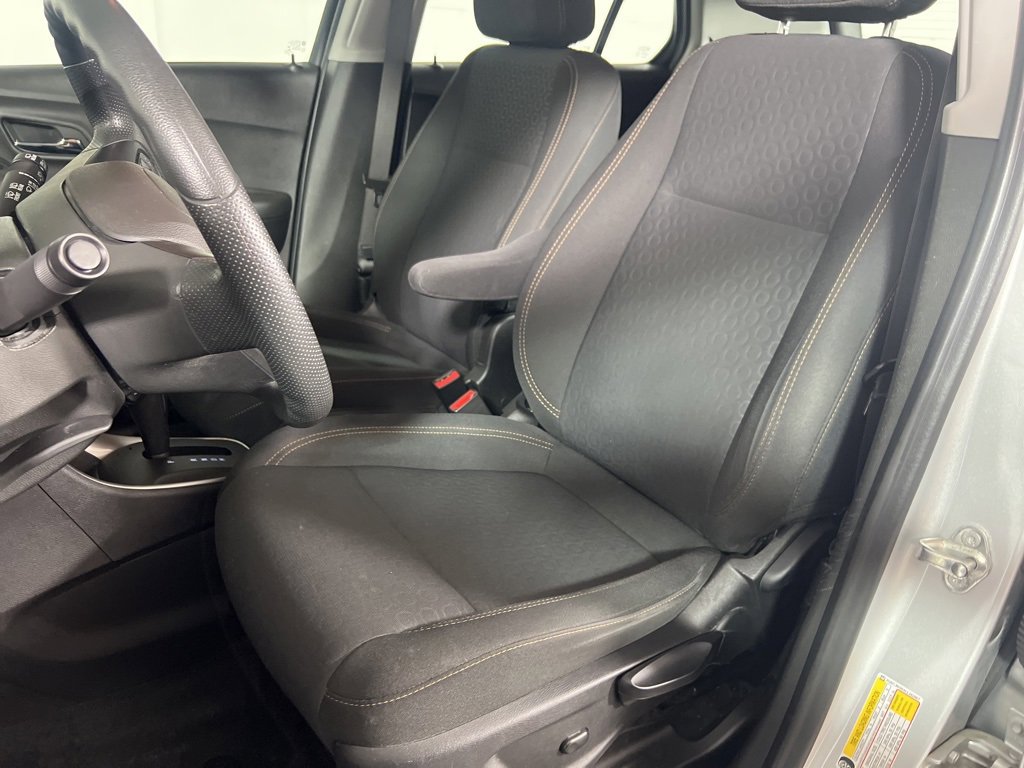 2020 Chevrolet Trax LS photo 18