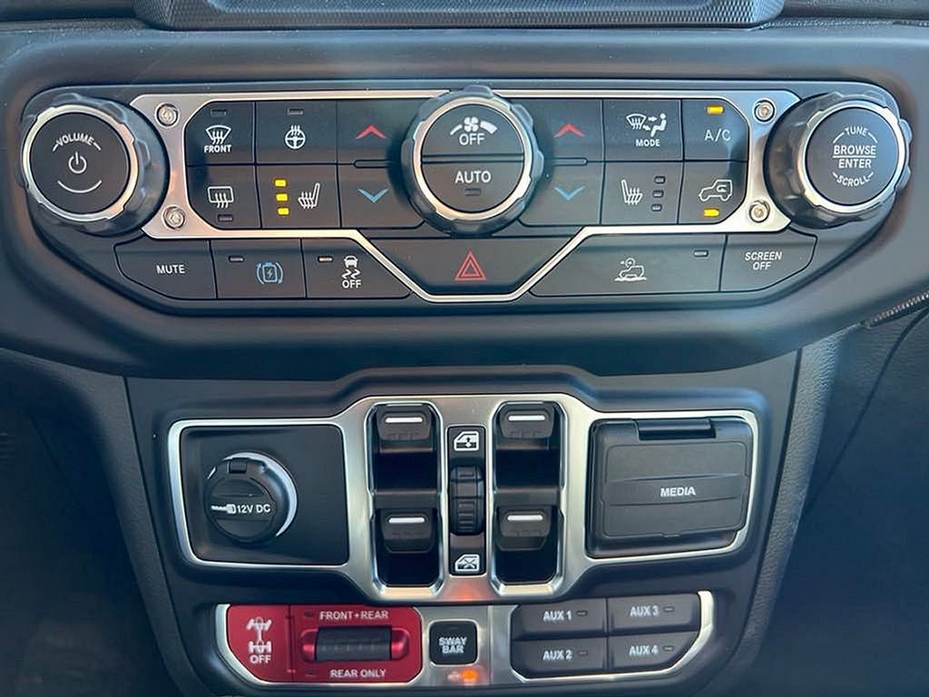 2023 Jeep Wrangler Rubicon 4xe photo 31