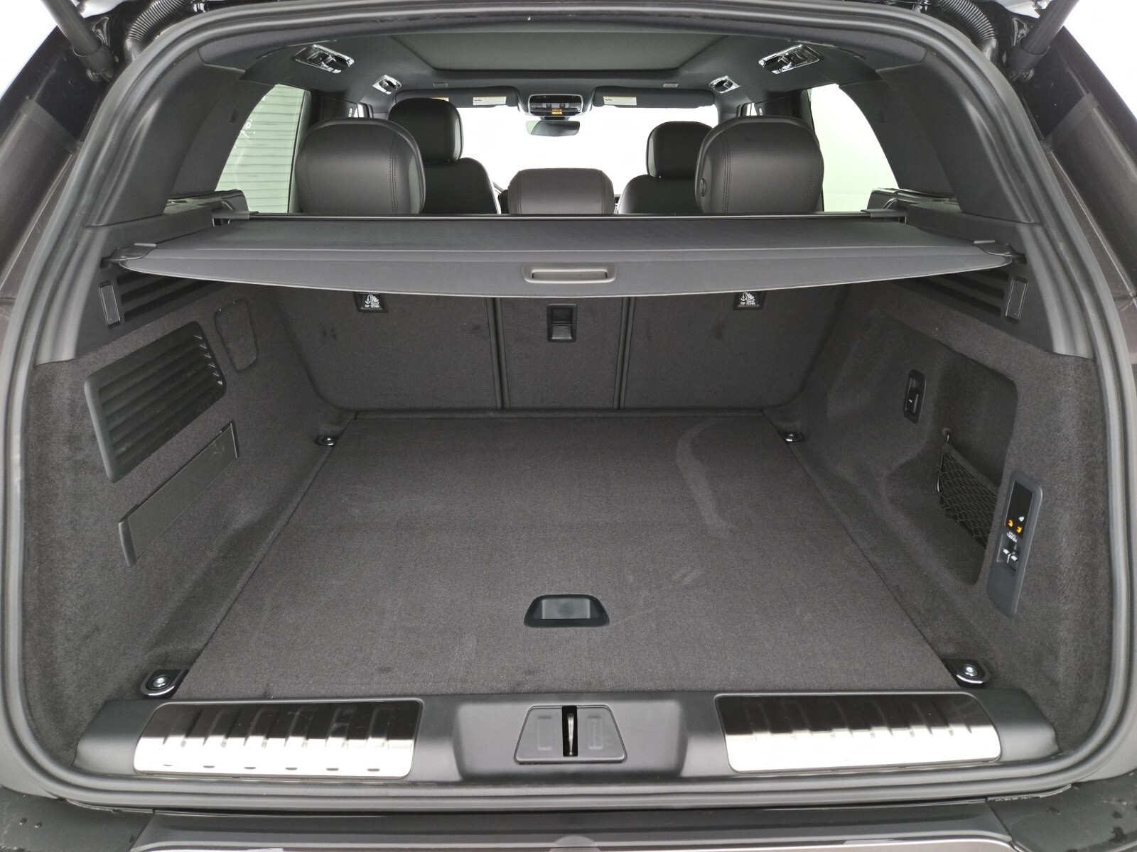 2025 Land Rover Range Rover Sport SE photo 11