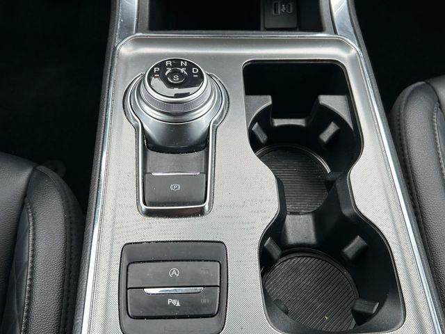 2024 Ford Edge Titanium photo 28