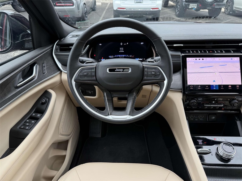 2025 Jeep Grand Cherokee Limited photo 14
