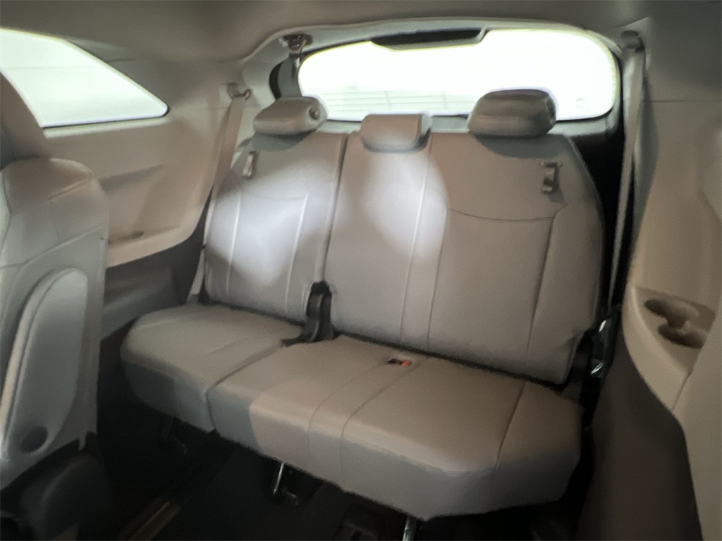 2024 Toyota Sienna XLE photo 22