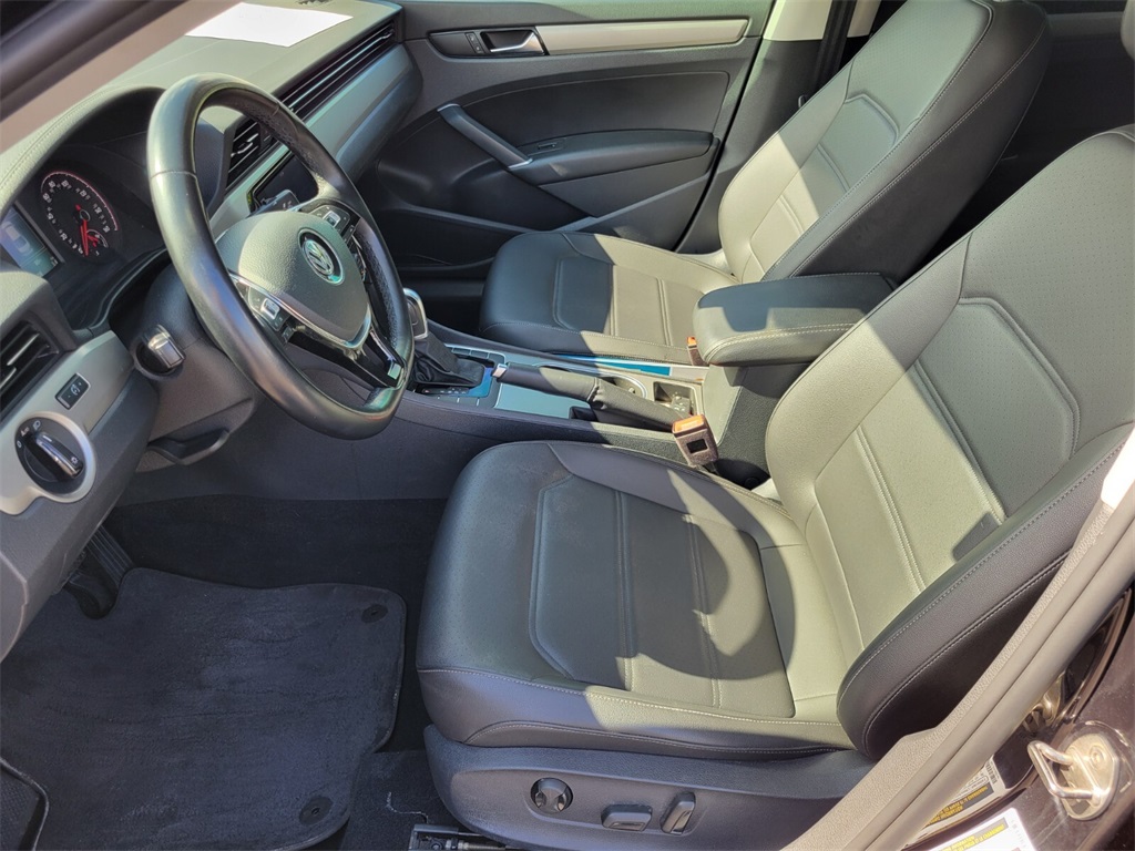 2020 Volkswagen Passat 2.0T SE photo 9