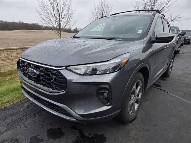 2023 Ford Escape ST-Line Select photo 2