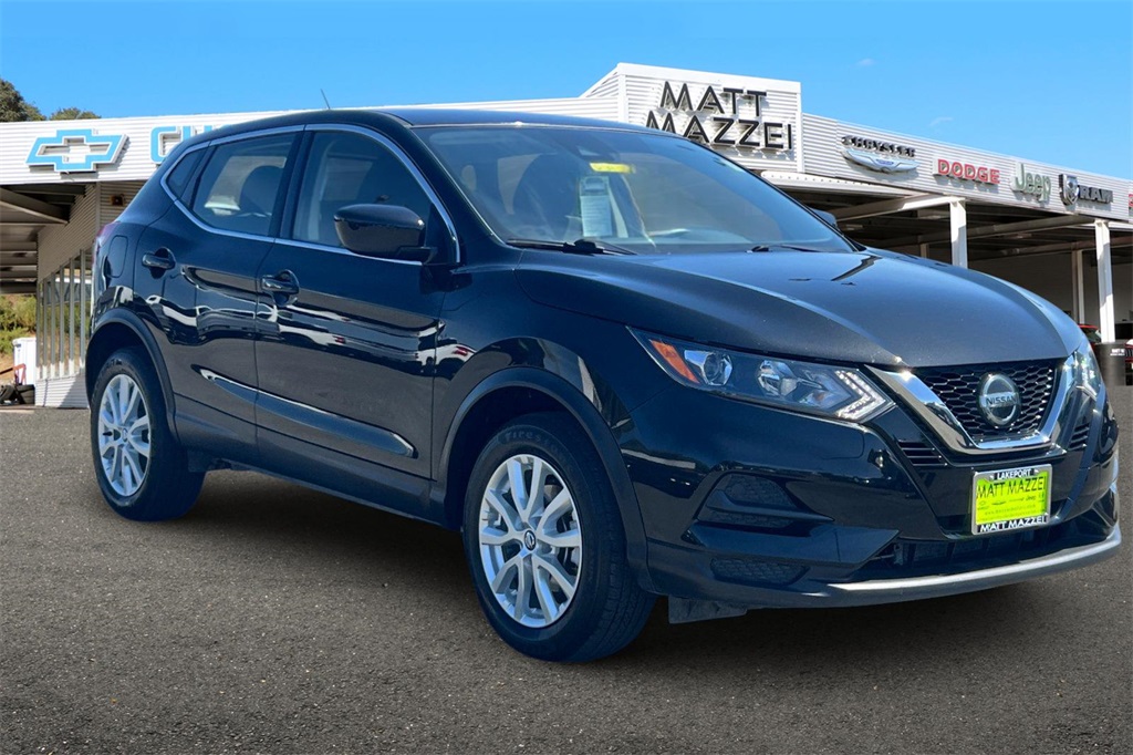 2022 Nissan Rogue Sport S photo 2