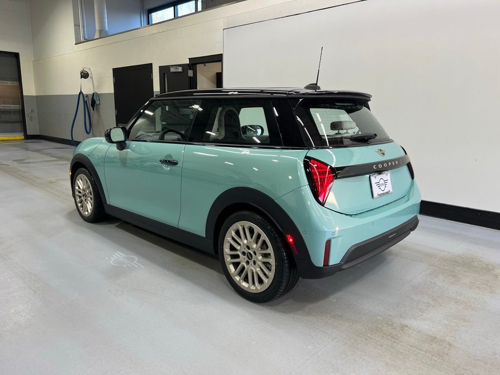 2025 Mini Cooper Signature photo 3