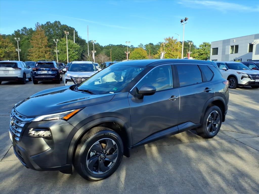 2026 Nissan Rogue SV photo 4