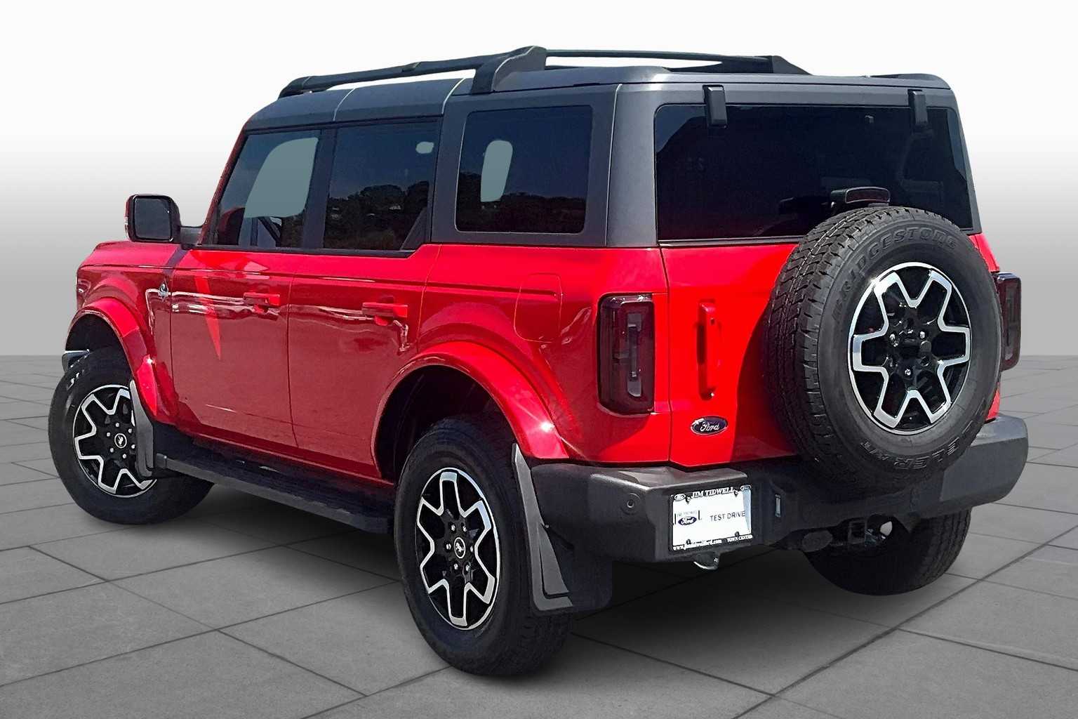 2024 Ford Bronco Outer Banks photo 10