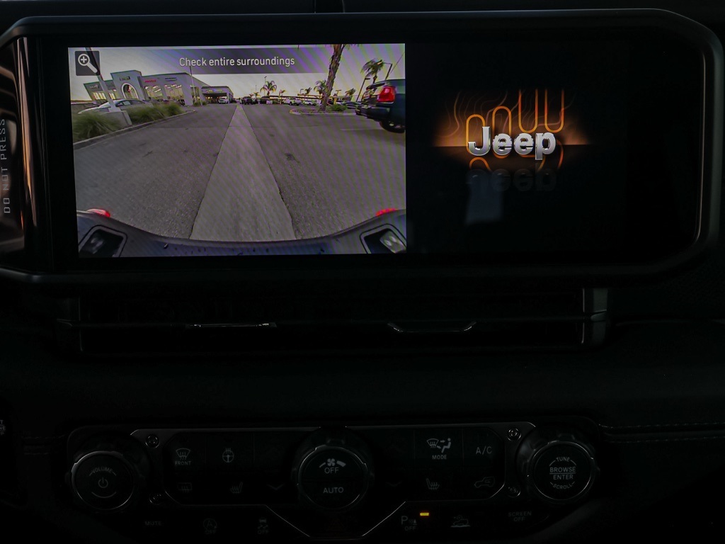 New 2026 Black Clear-Coat Exterior Paint Jeep Mojave image 28