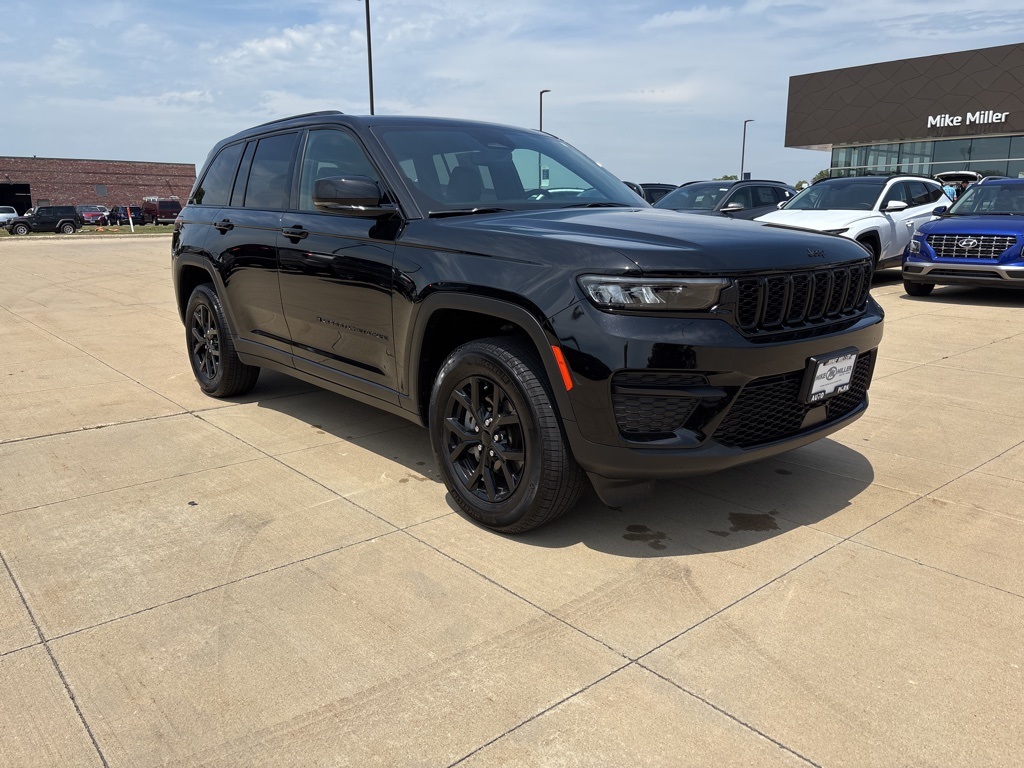 2024 Jeep Grand Cherokee Altitude photo 7