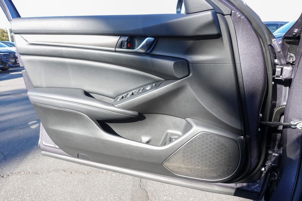 2022 Honda Accord LX photo 24