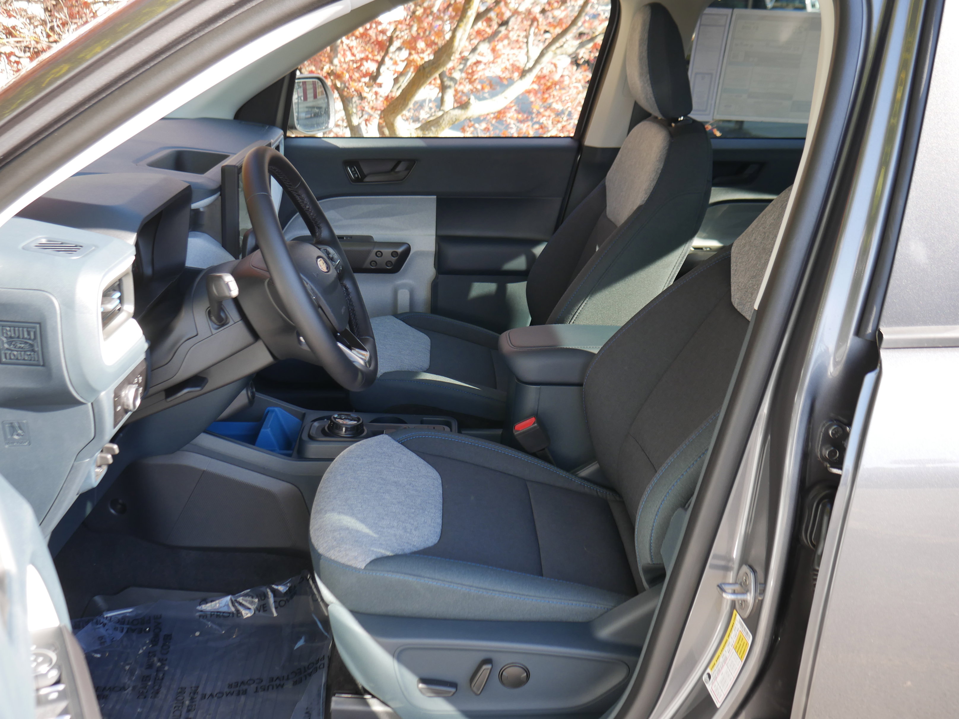 2025 Ford Maverick XLT photo 2