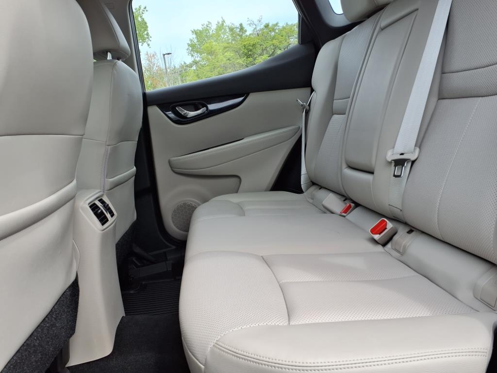 2021 Nissan Rogue Sport SL photo 12