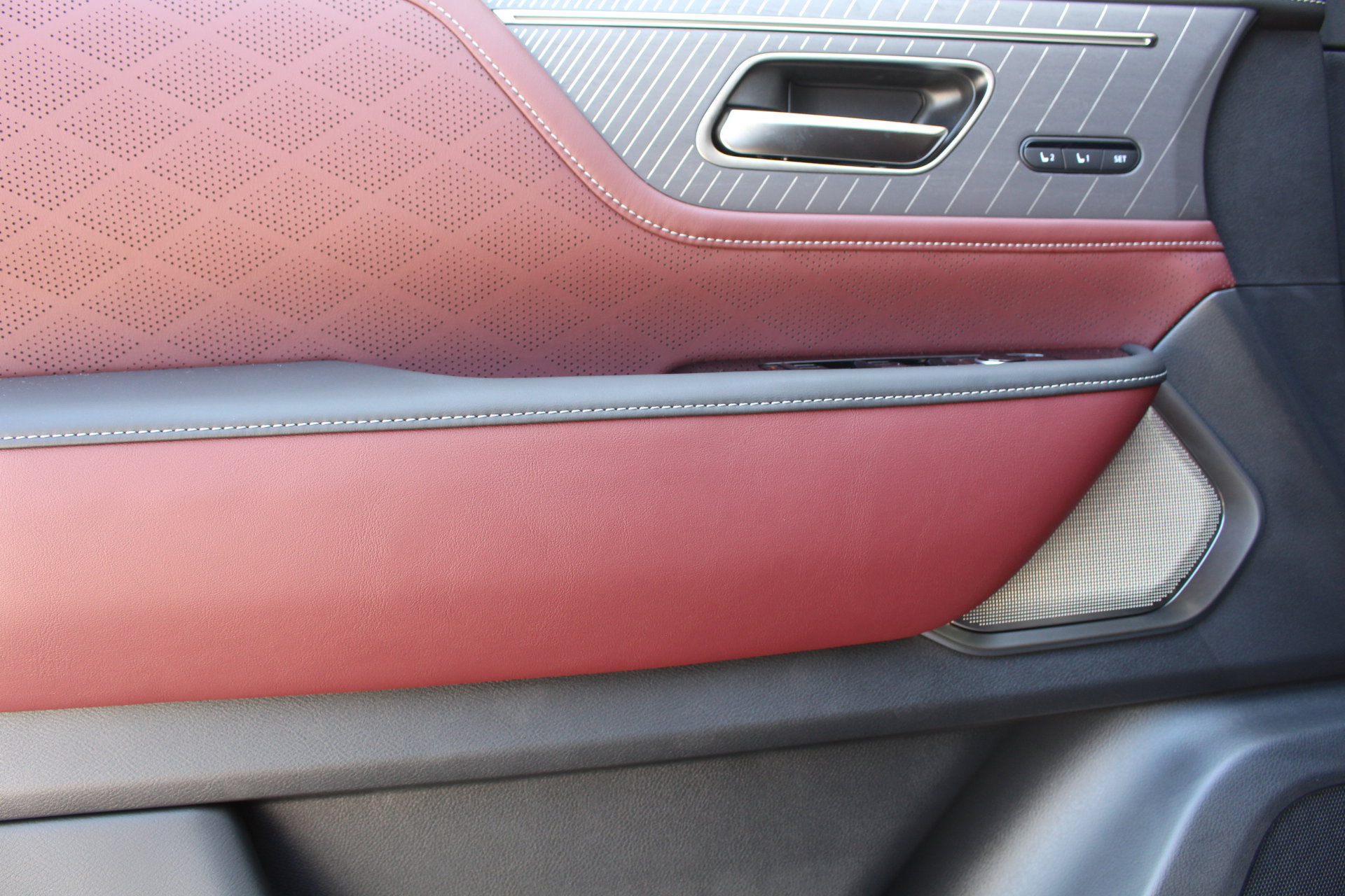 2026 Infiniti QX80 photo 11