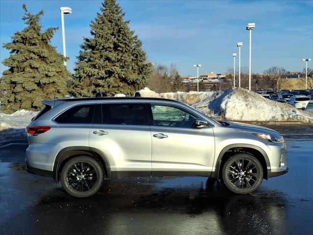 Certified 2019 Toyota Highlander SE with VIN 5TDJZRFH8KS597734 for sale in Burnsville, Minnesota