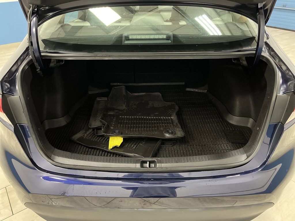 2024 Toyota Corolla LE photo 12
