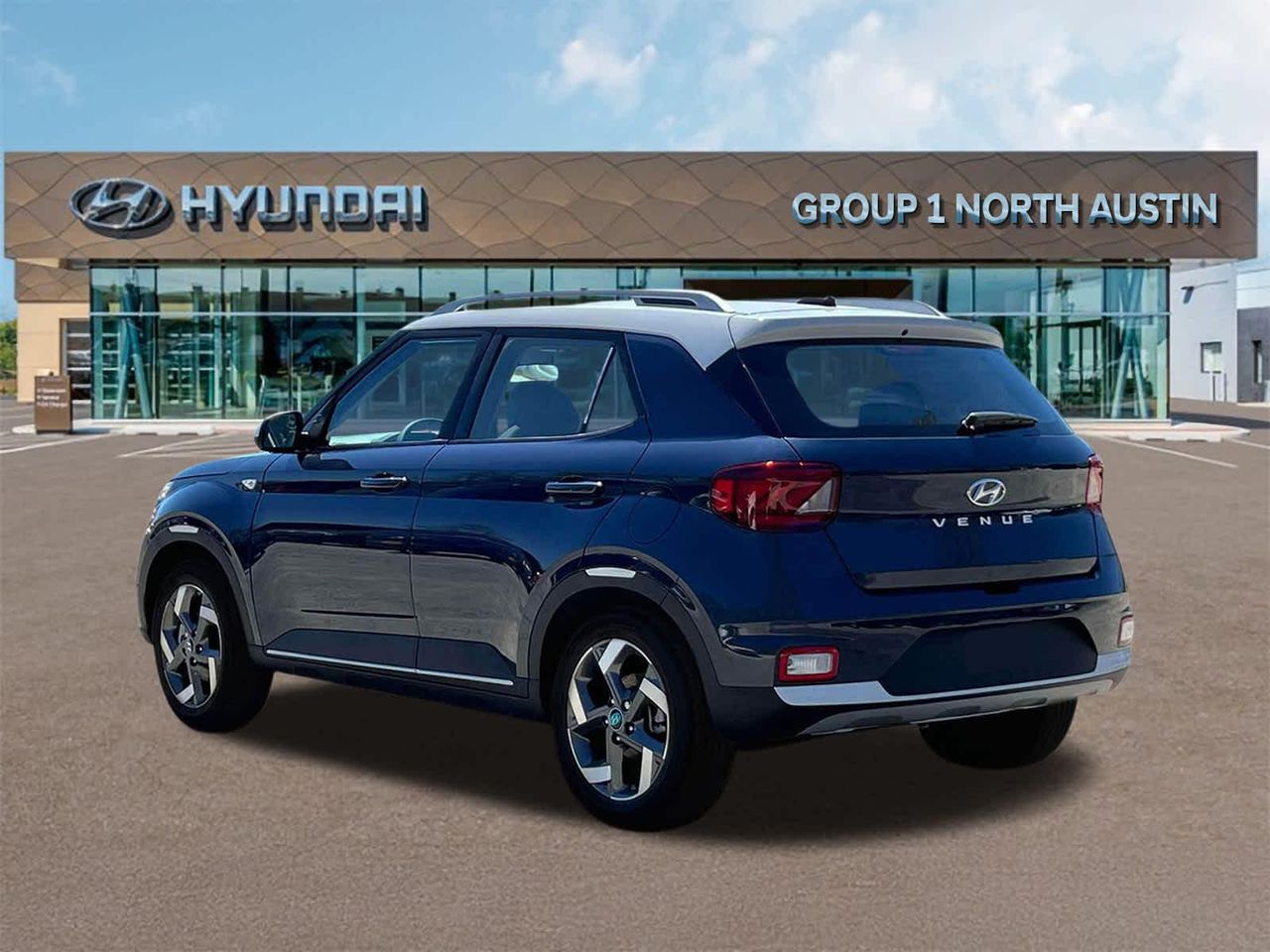 2025 Hyundai Venue Limited photo 2