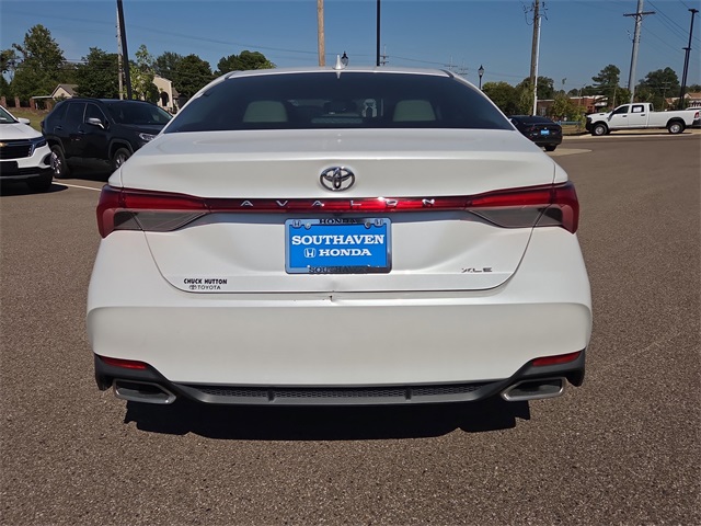 2019 Toyota Avalon XLE photo 2