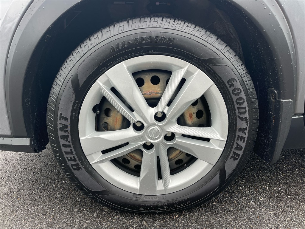 2021 Nissan Kicks S photo 28