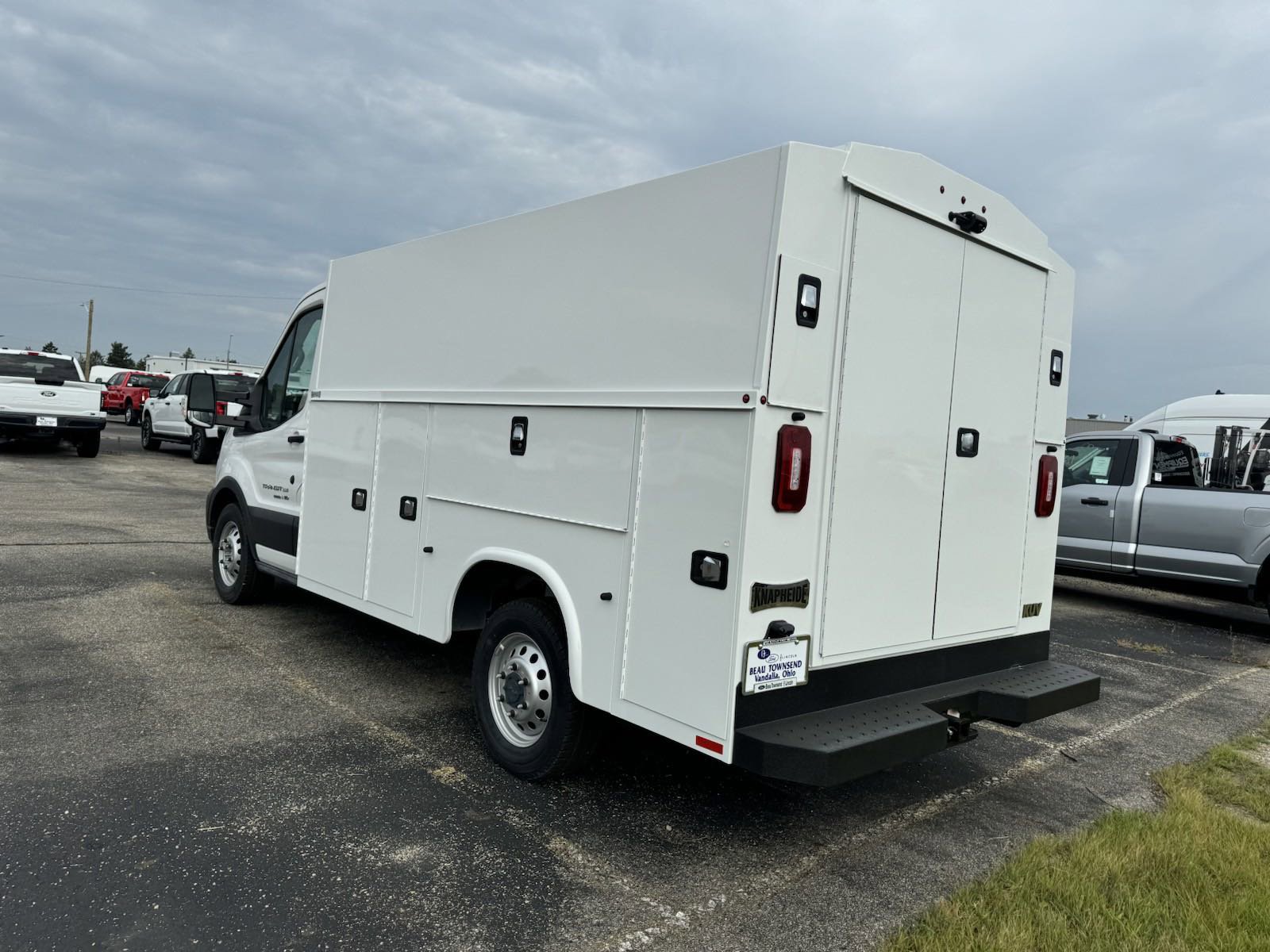 2024 Ford Transit Cutaway photo 4