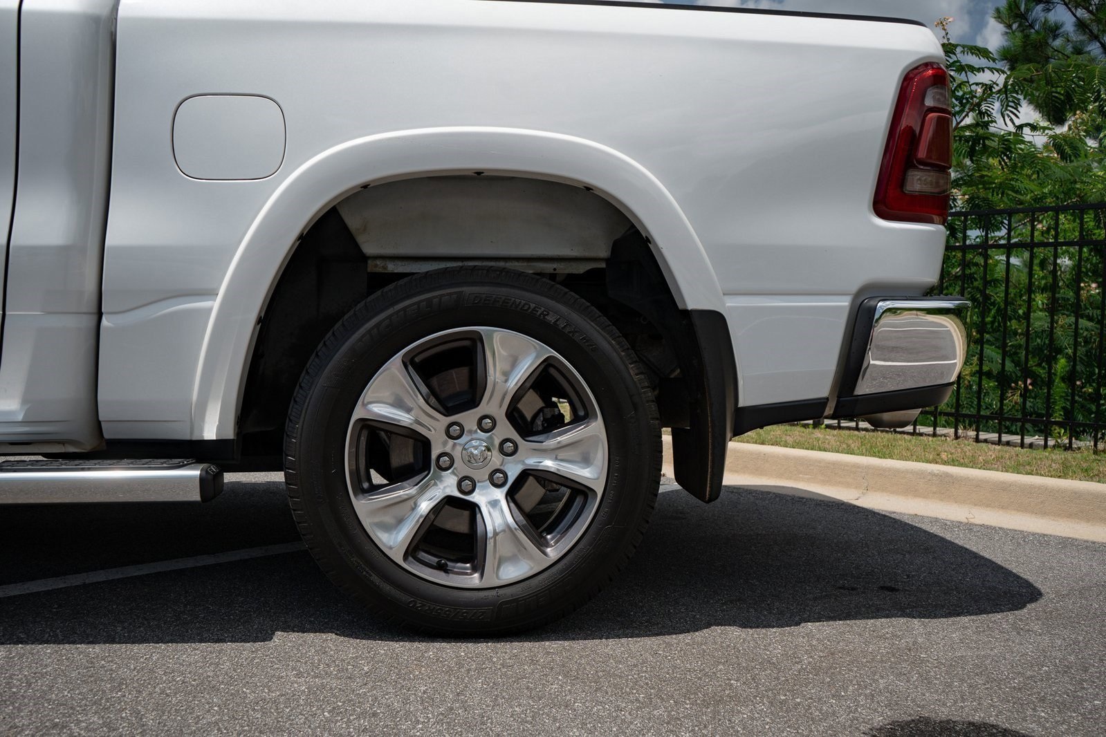 2019 Ram 1500 Laramie photo 5