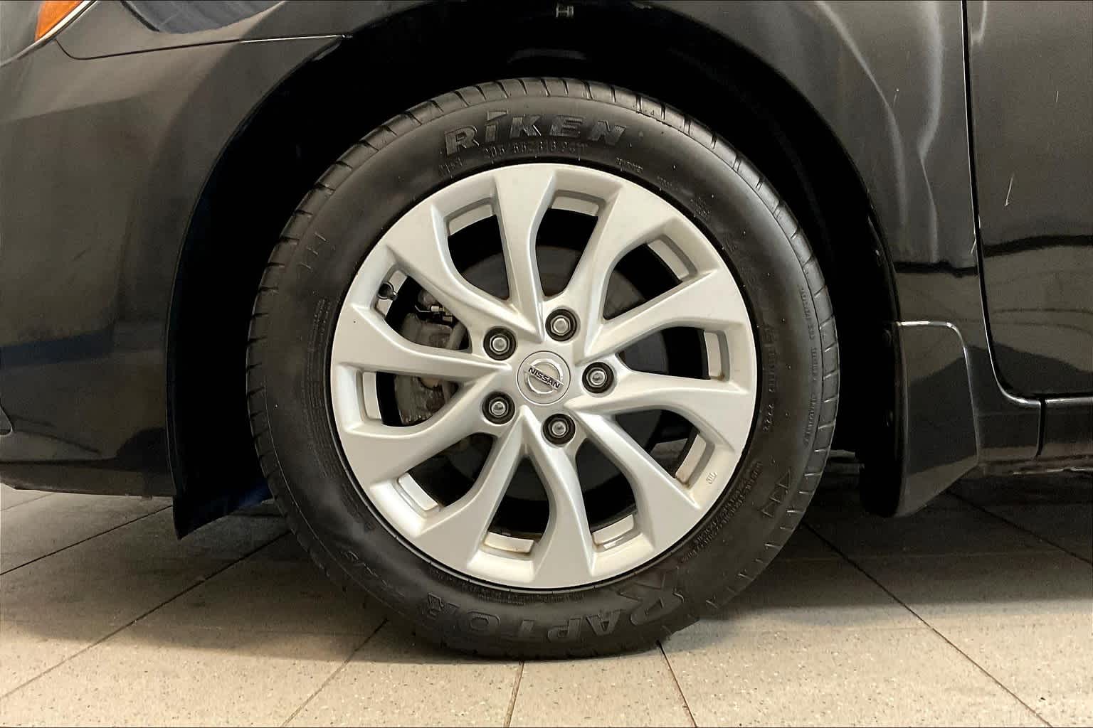 2019 Nissan Sentra SV photo 7