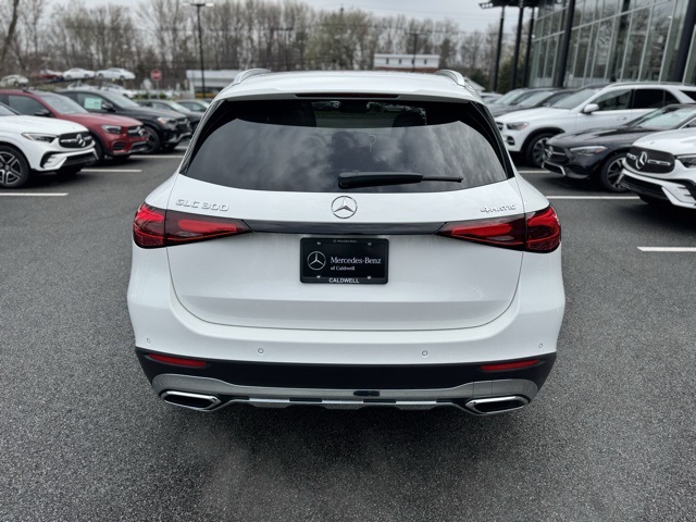 2025 Mercedes Benz GLC 300 4MATIC photo 4