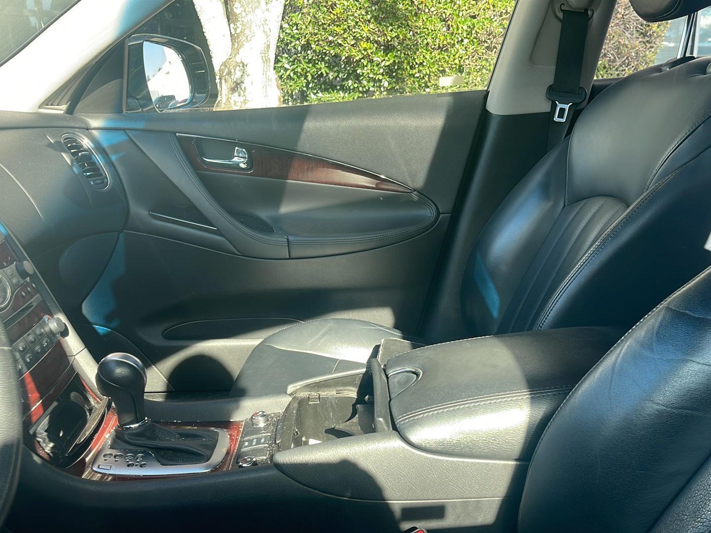 2016 Infiniti QX50 SPORT photo 2