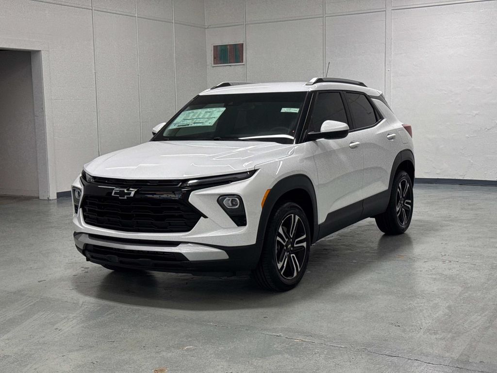 2025 Chevrolet Trailblazer LT photo 4